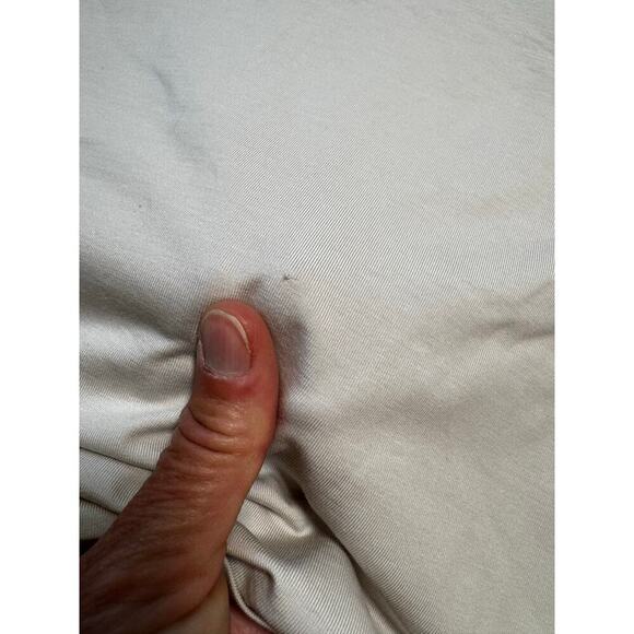 NWT - ATHLETA ESSENTIAL V-Neck Tee Shirt, size Women's XL, NEW!, Taupe/Tan - Picture 7 of 8